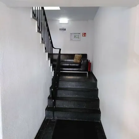 Gastehaus Naher Porsche Fabrik Zimmer/room 16 斯图加特