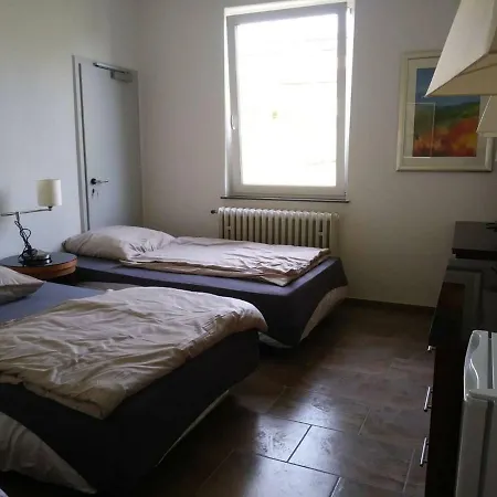 度假居 Gastehaus Naher Porsche Fabrik Zimmer/room 16 斯图加特
