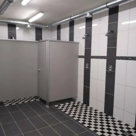 Gastehaus Naher Porsche Fabrik Zimmer/room 16 度假居 *
