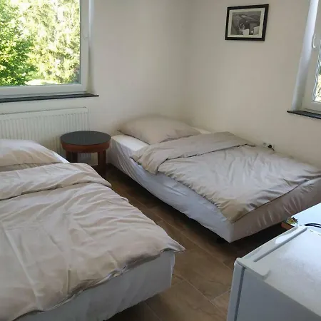 Gastehaus Naher Porsche Fabrik Zimmer/room 16 斯图加特